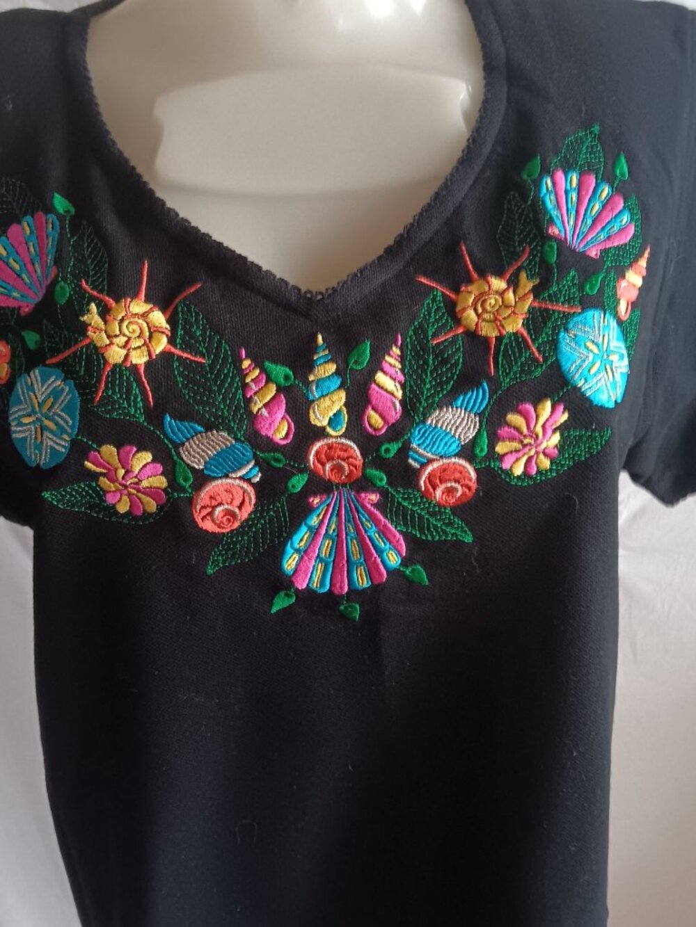 Women's T-Shirt Embroidered Large Floral Shell Padded Shoulders Top 1990s Mom